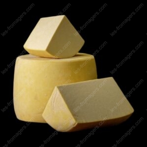 Fromage Pomerol cantal gras plusieurs format de coupe