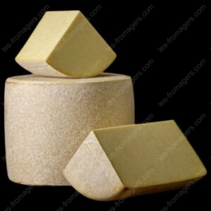 Fromage Cantal jeune AOP plusieurs format de coupe